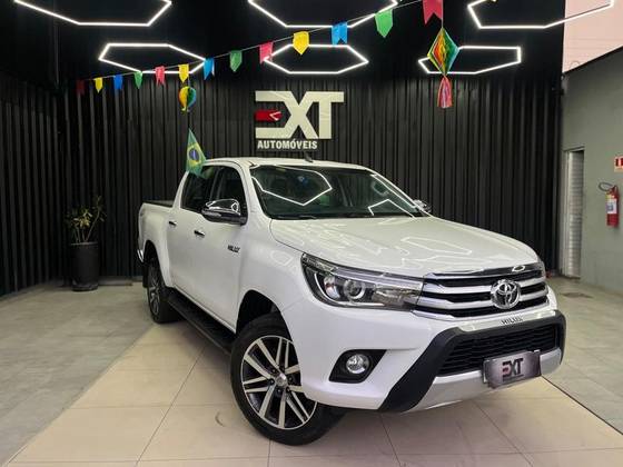 TOYOTA HILUX 2.8 SRX 4X4 CD 16V DIESEL 4P AUTOMÁTICO TOYOTA HILUX 2.8 SRX 4X4 CD 16V DIESEL 4P AUTOMÁTICO